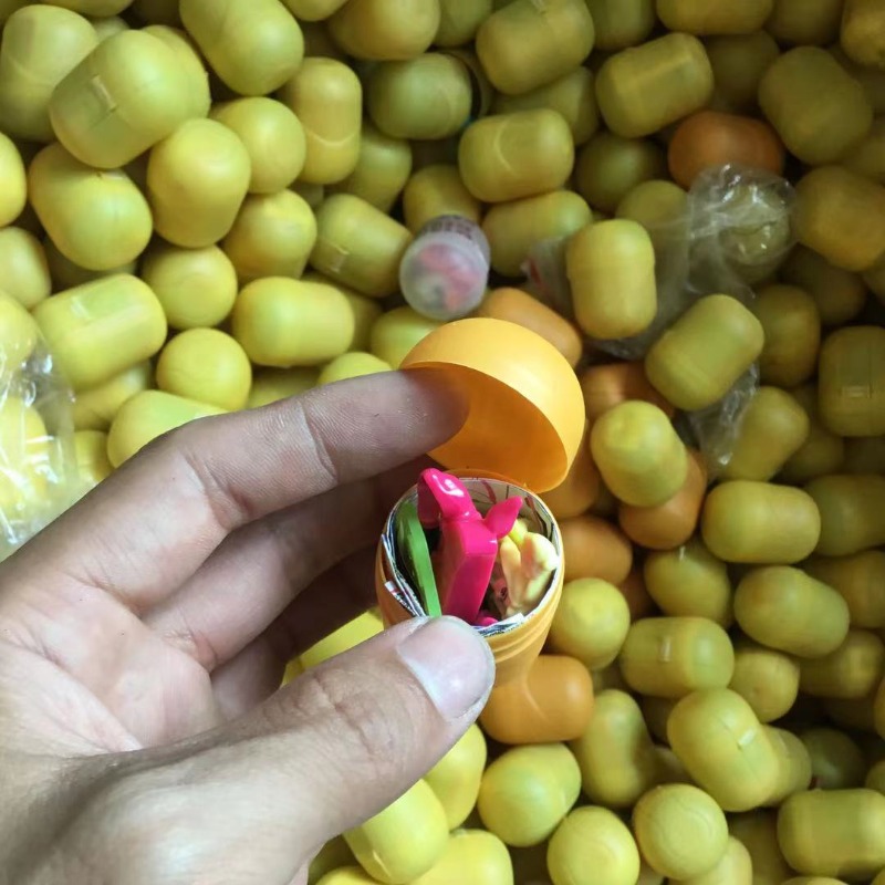 Capsule Toy Gashapon - Brinquedo Gashapon em Cápsula, Ovo Kinder